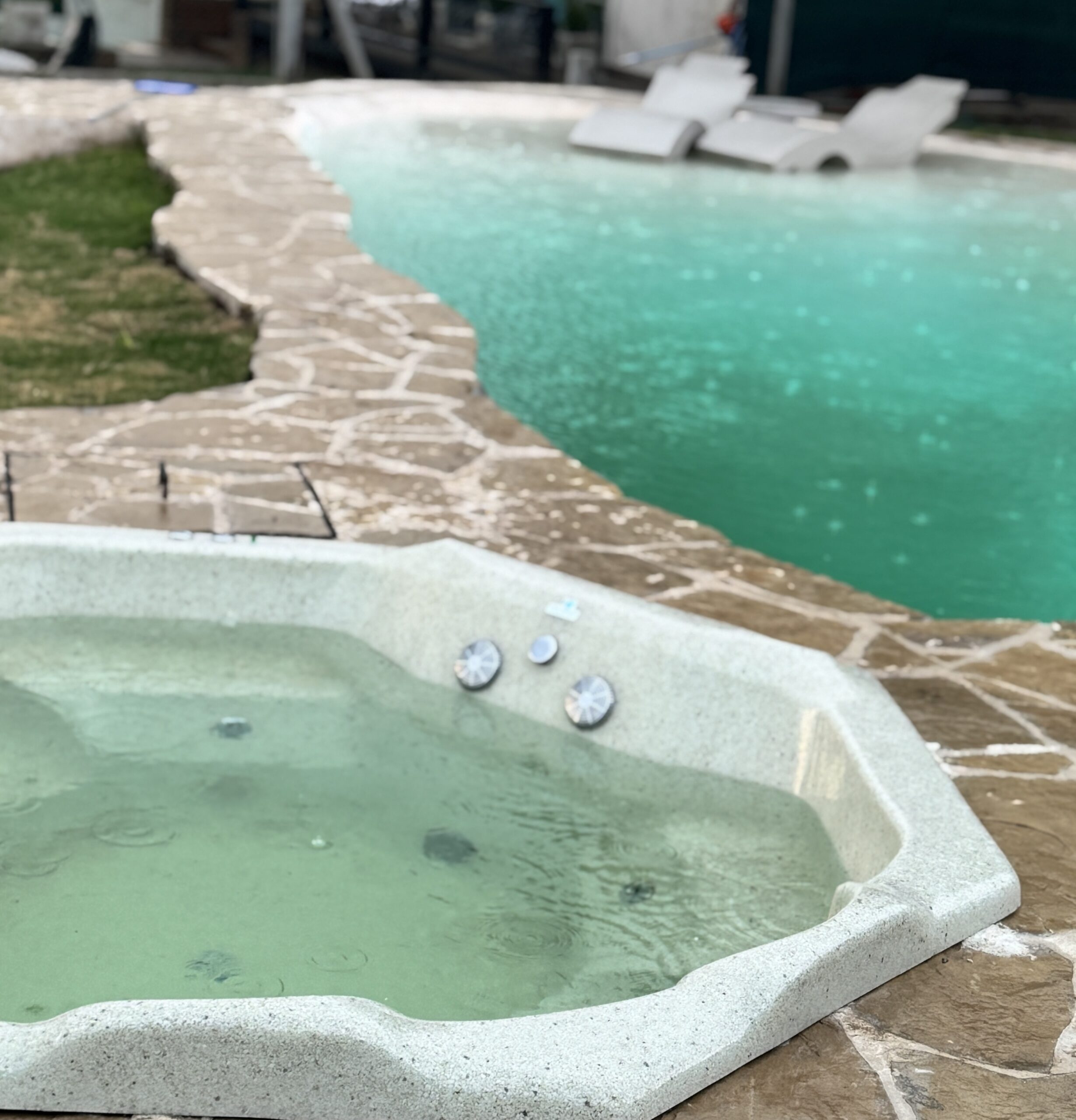 20250108_195939079_iOS