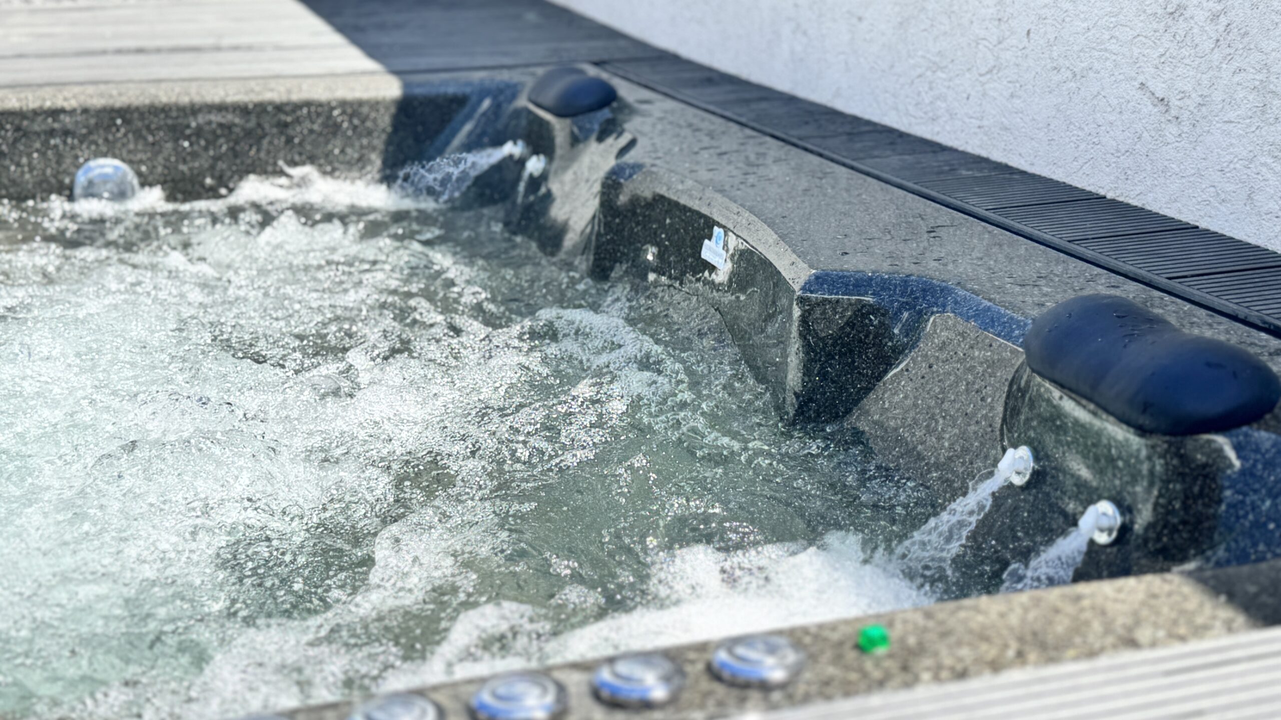 20250221_161050968_iOS