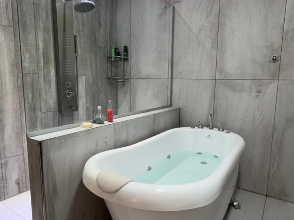 7dc8d822-f7ad-43dc-b9cc-19045e83d33d