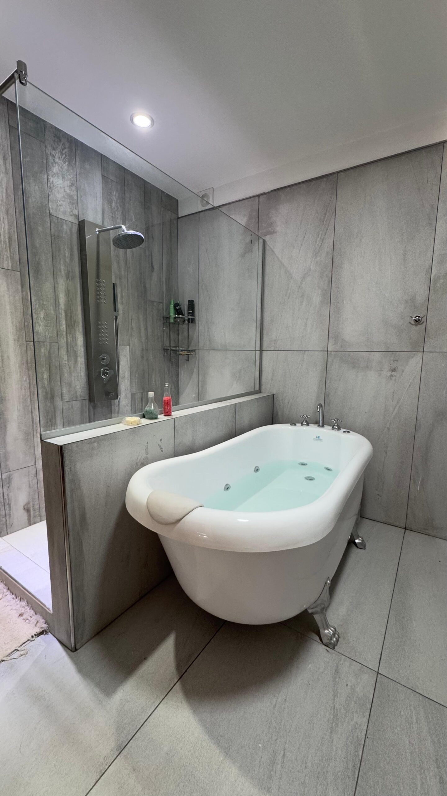 7dc8d822-f7ad-43dc-b9cc-19045e83d33d